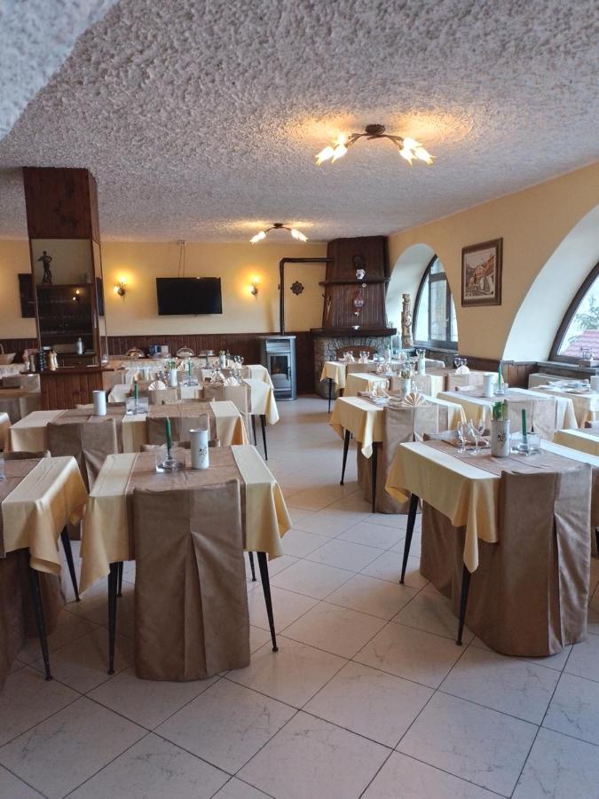 Hotel Ristorante Miravalle Teglio Exterior photo